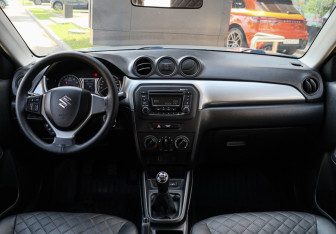 Подержанный автомобиль Suzuki Vitara 2015 года (9 фото)