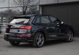Подержанный автомобиль Audi SQ5 2020 года (5 фото)