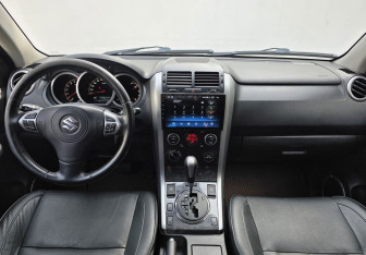 Подержанный автомобиль Suzuki Grand Vitara 2010 года (11 фото)
