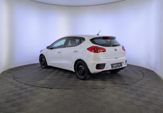 Подержанный автомобиль Kia Ceed Hatchback 2016 года (7 фото)