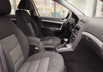 Подержанный автомобиль Skoda Octavia Liftback 2012 года (10 фото)
