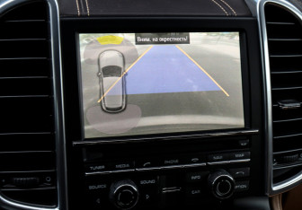 Подержанный автомобиль Porsche Cayenne 2012 года (23 фото)