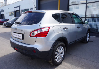 Подержанный автомобиль Nissan Qashqai 2012 года (5 фото)