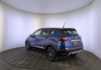 Подержанный автомобиль Renault Kaptur 2020 года (7 фото)