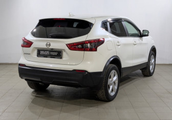 Подержанный автомобиль Nissan Qashqai 2019 года (14 фото)