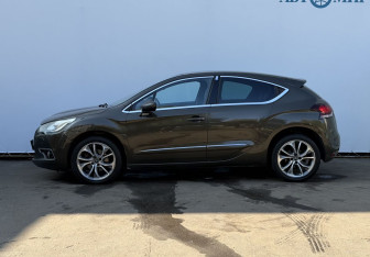 Подержанный автомобиль Citroen DS4 2012 года (8 фото)