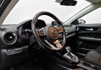 Подержанный автомобиль Kia Cerato Sedan 2019 года (15 фото)