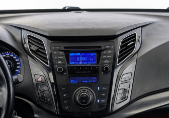 Подержанный автомобиль Hyundai i40 Sedan 2014 года (17 фото)