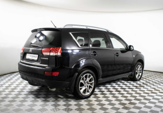 Подержанный автомобиль Citroen C-Crosser 2011 года (5 фото)
