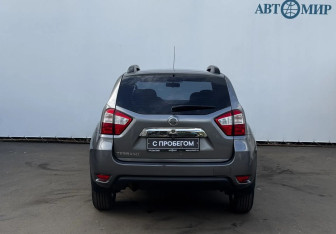 Подержанный автомобиль Nissan Terrano 2014 года (6 фото)