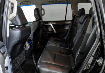 Подержанный автомобиль Toyota Land Cruiser Prado 2019 года (18 фото)