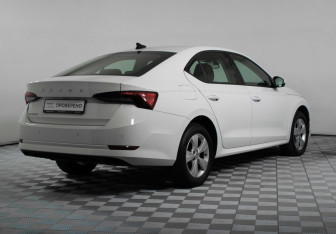 Подержанный автомобиль Skoda Octavia Liftback 2020 года (5 фото)