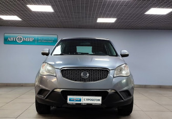 Подержанный автомобиль SsangYong Actyon 2011 года (2 фото)
