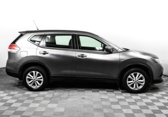 Подержанный автомобиль Nissan X-Trail 2016 года (4 фото)