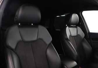 Подержанный автомобиль Audi Q5 2018 года (16 фото)