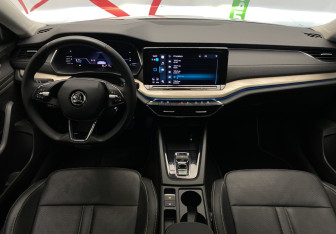 Подержанный автомобиль Skoda Octavia Liftback 2023 года (11 фото)