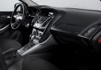 Подержанный автомобиль Ford Focus Sedan 2013 года (9 фото)