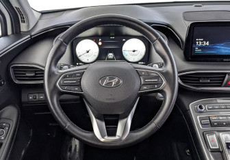 Подержанный автомобиль Hyundai Santa Fe 2022 года (22 фото)