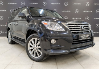 Подержанный автомобиль Lexus LX 2010 года (3 фото)
