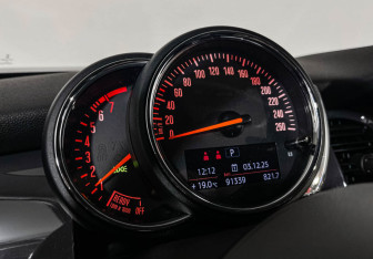 Подержанный автомобиль MINI Hatch 2021 года (11 фото)