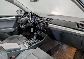 Подержанный автомобиль Skoda Superb Liftback 2017 года (11 фото)