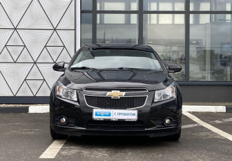Подержанный автомобиль Chevrolet Cruze Hatchback 2012 года (2 фото)
