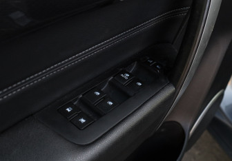Подержанный автомобиль Chevrolet Captiva 2014 года (15 фото)