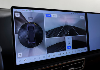 Подержанный автомобиль LiXiang L9 2023 года (26 фото)