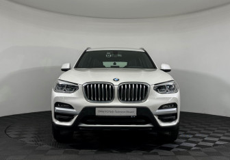 Подержанный автомобиль BMW X3 2020 года (3 фото)