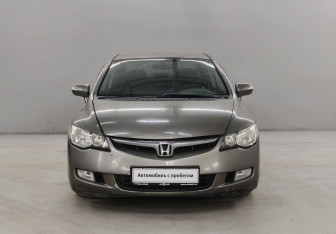 Подержанный автомобиль Honda Civic Sedan 2007 года (2 фото)