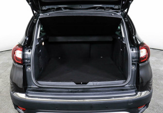 Подержанный автомобиль Renault Kaptur 2020 года (18 фото)