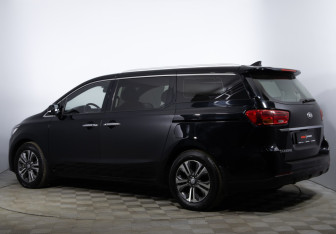 Подержанный автомобиль Kia Carnival 2018 года (6 фото)