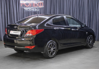 Подержанный автомобиль Hyundai Solaris Sedan 2015 года (5 фото)
