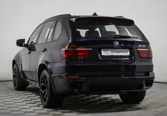 Подержанный автомобиль BMW X5 2013 года (8 фото)
