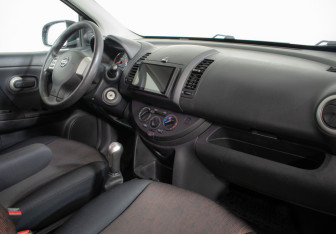 Подержанный автомобиль Nissan Note 2011 года (9 фото)