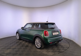 Подержанный автомобиль MINI Hatch 2019 года (5 фото)