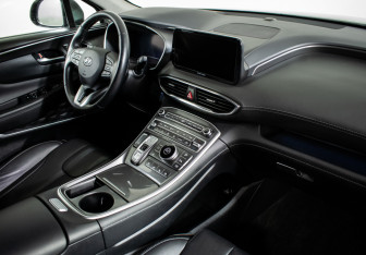 Подержанный автомобиль Hyundai Santa Fe 2022 года (10 фото)