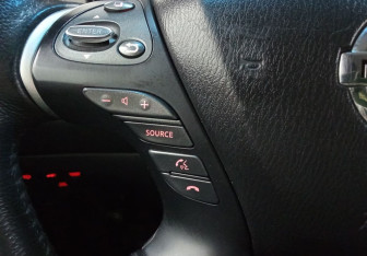 Подержанный автомобиль Nissan Pathfinder 2015 года (17 фото)