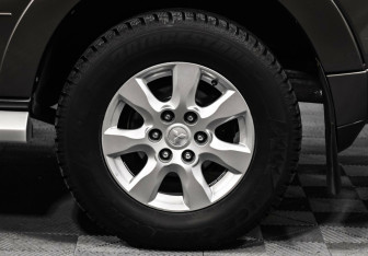 Подержанный автомобиль Mitsubishi Pajero 2015 года (7 фото)