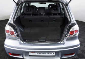 Подержанный автомобиль Mitsubishi Outlander 2007 года (9 фото)