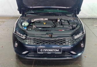 Подержанный автомобиль Kia K5 2020 года (18 фото)