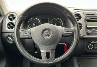 Подержанный автомобиль Volkswagen Tiguan 2011 года (12 фото)
