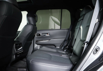 Подержанный автомобиль Toyota Land Cruiser Suv 2021 года (21 фото)