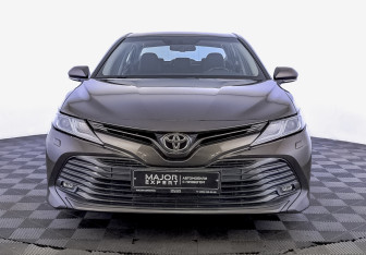 Подержанный автомобиль Toyota Camry Sedan 2019 года (2 фото)