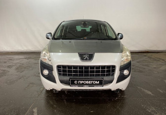 Подержанный автомобиль Peugeot 3008 2010 года (2 фото)