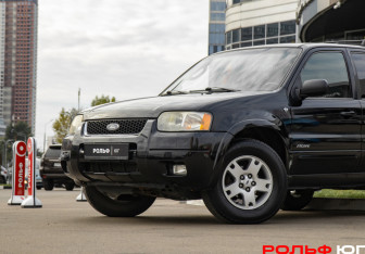 Подержанный автомобиль Ford Escape 2002 года (15 фото)