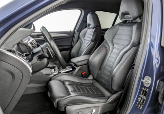 Подержанный автомобиль BMW X4 2021 года (20 фото)