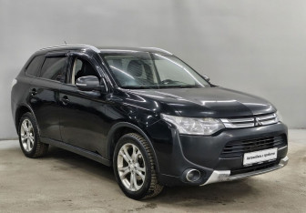 Подержанный автомобиль Mitsubishi Outlander 2014 года (3 фото)