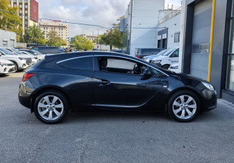 Подержанный автомобиль Opel Astra Hatchback 2013 года (4 фото)