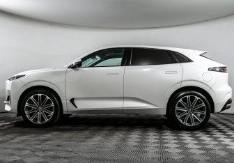 Подержанный автомобиль Changan UNI-K 2023 года (8 фото)